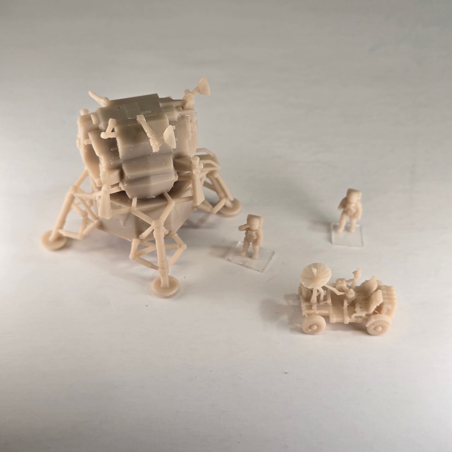 Unpainted N Scale Moon Landing Story Set – Lunar Module, Lunar Rover & Astronauts