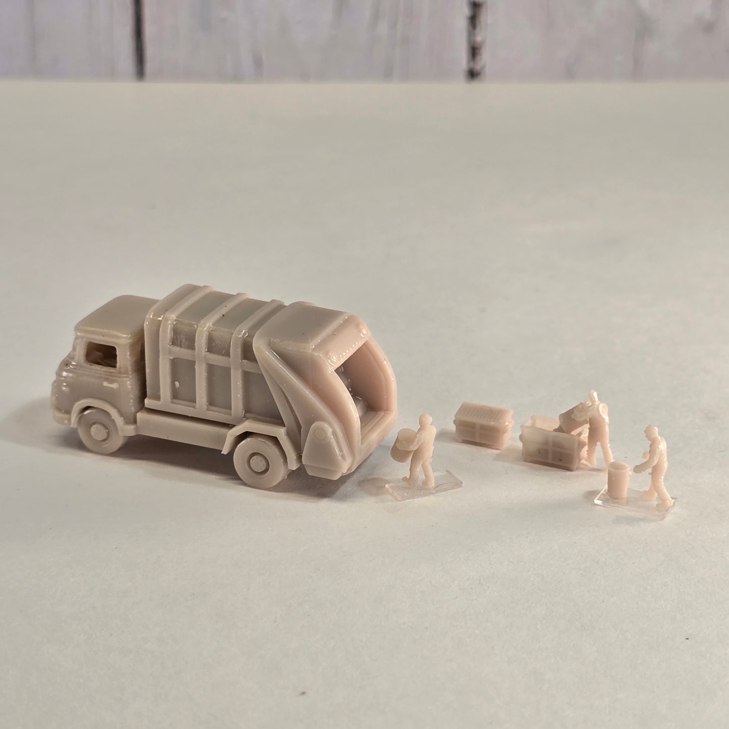 1960s Garbage Truck & Sanitation Crew Story Set – N Scale – Unpainted