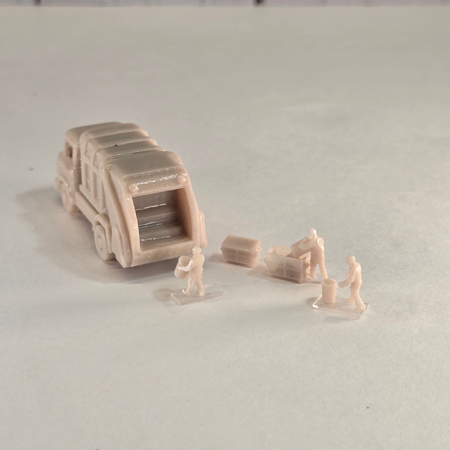 1960s Garbage Truck & Sanitation Crew Story Set – N Scale – Unpainted
