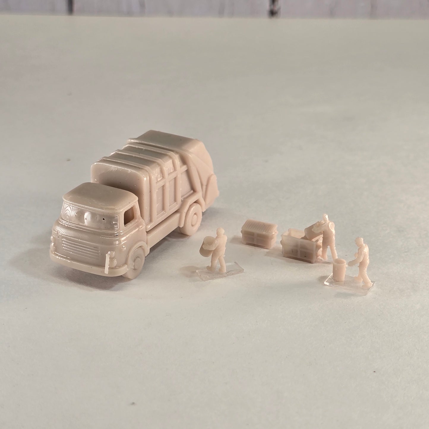 1960s Garbage Truck & Sanitation Crew Story Set – N Scale – Unpainted
