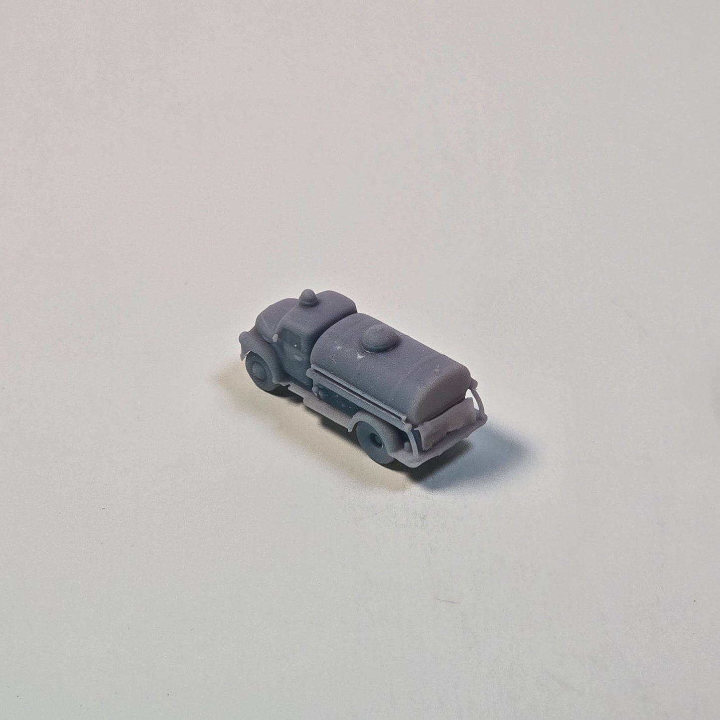 N Scale Vintage Water Tanker Truck – Resin Miniature for Dioramas / Trains