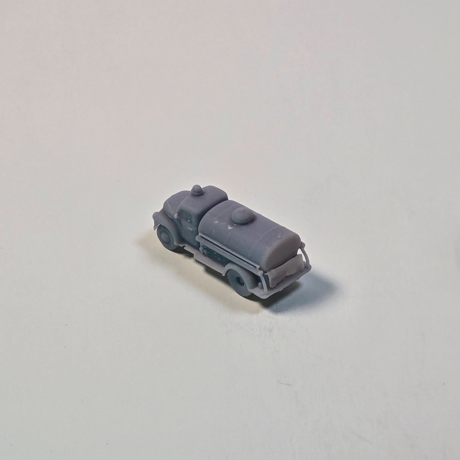 N Scale Vintage Water Tanker Truck – Resin Miniature for Dioramas / Trains