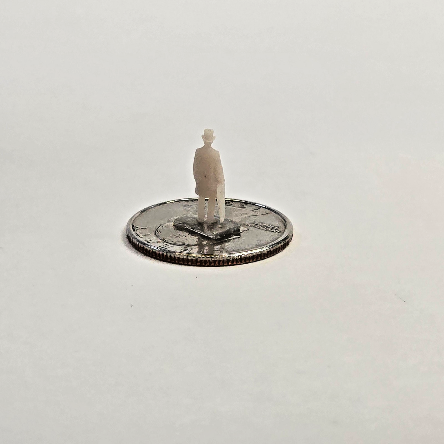 N Scale 12mm Undertaker Figure – Unpainted Resin for Vintage Diorama Scenes