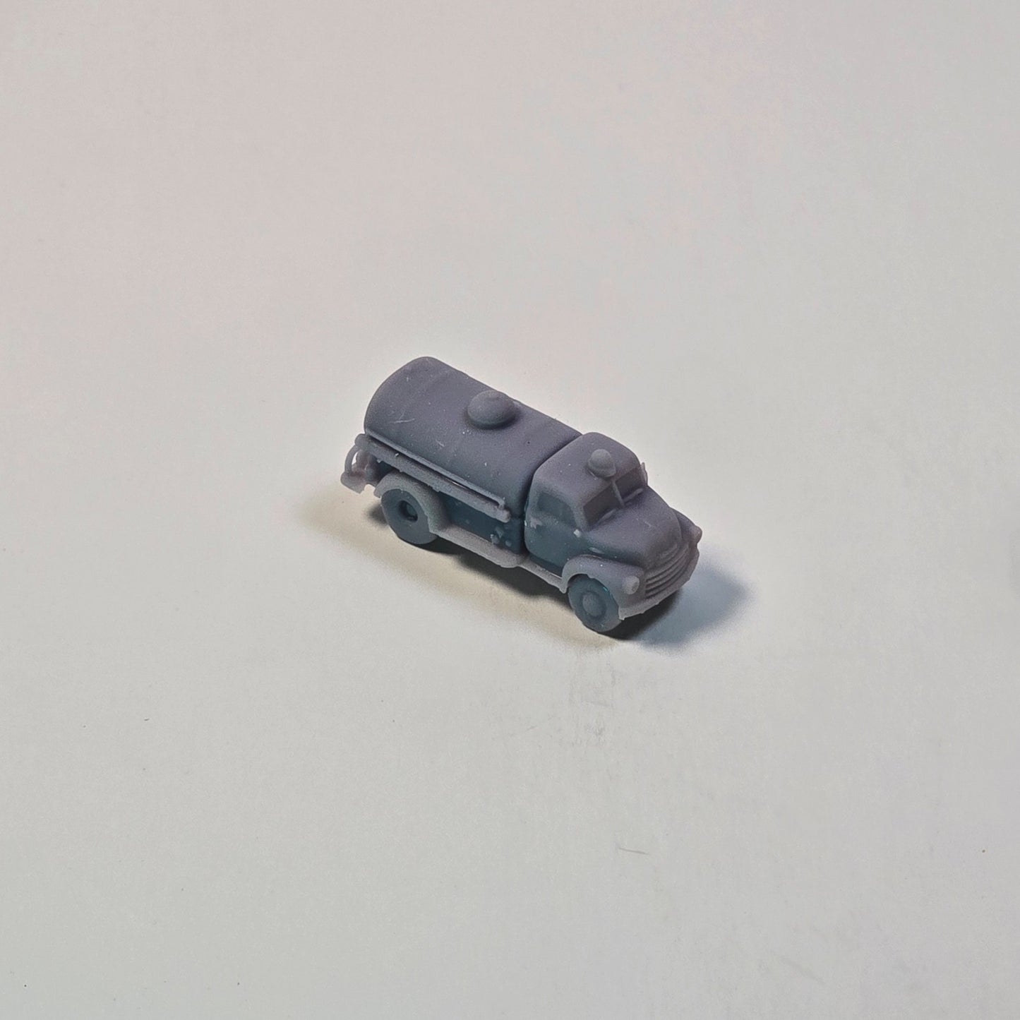 N Scale Vintage Water Tanker Truck – Resin Miniature for Dioramas / Trains