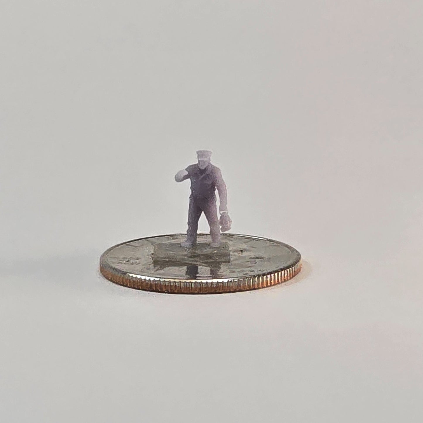 N Scale 12mm Brakeman with Lantern – Unpainted Railroad Crew Figure for Dioramas