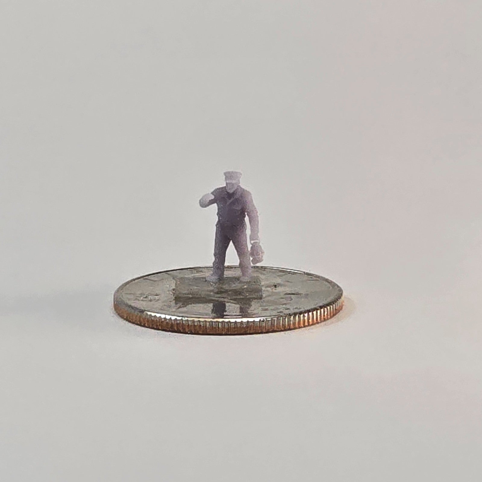 N Scale 12mm Brakeman with Lantern – Unpainted Railroad Crew Figure for Dioramas