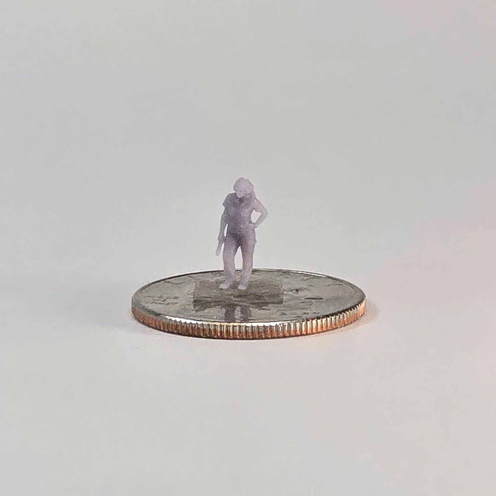 N Scale 12mm Confident Female Figure – Unpainted Garage or Pit Crew Diorama