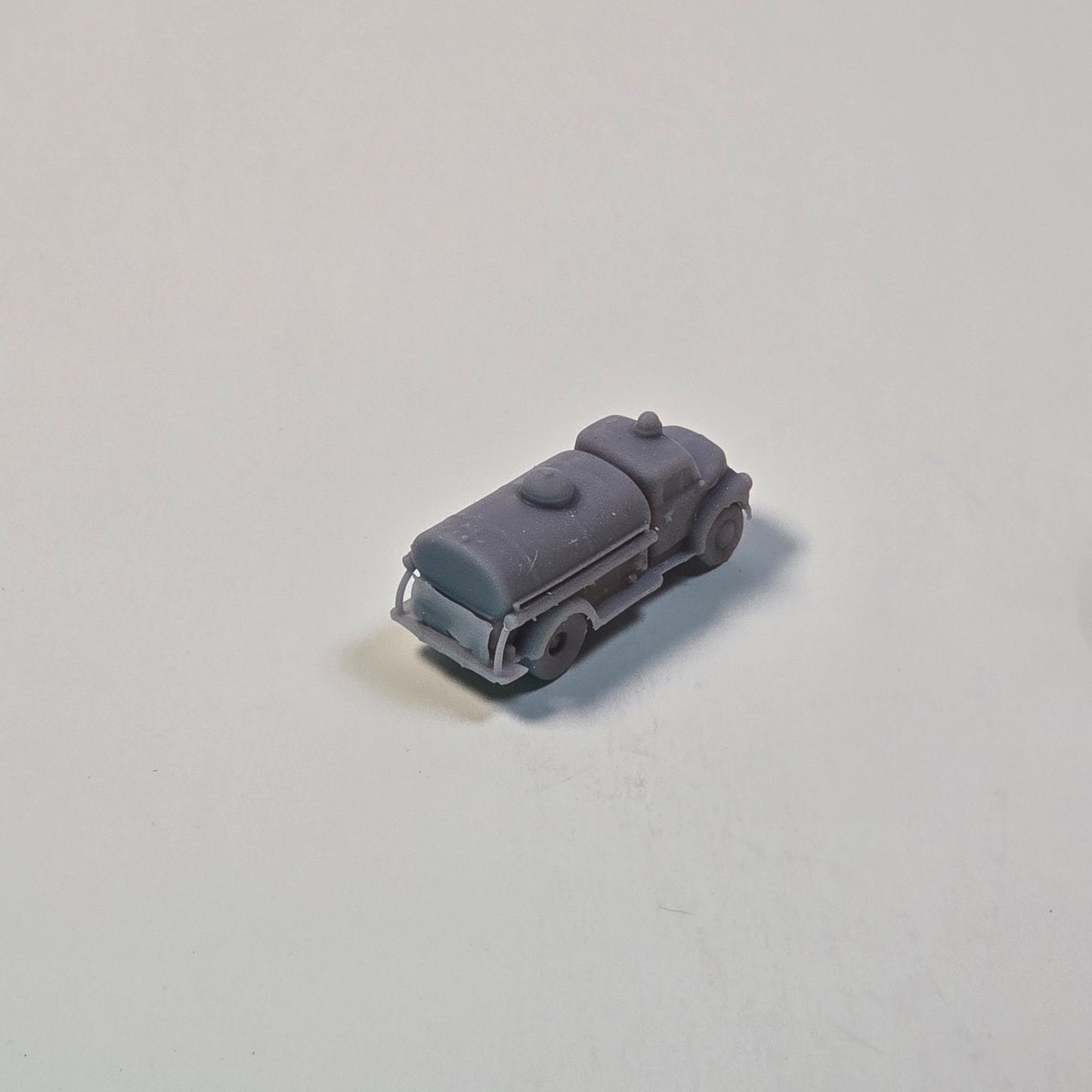 N Scale Vintage Water Tanker Truck – Resin Miniature for Dioramas / Trains