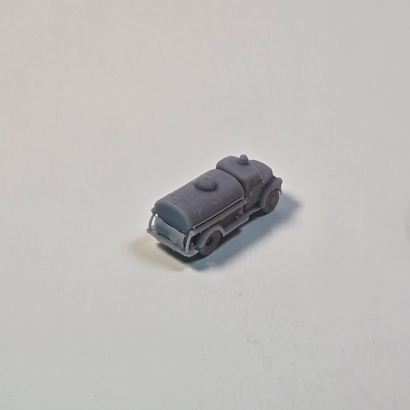 N Scale Vintage Water Tanker Truck – Resin Miniature for Dioramas / Trains