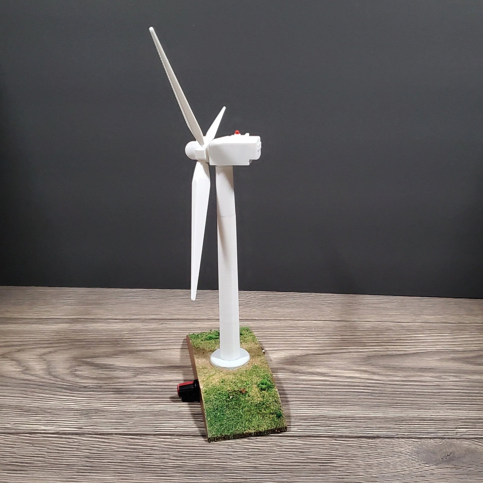 13" Motorized Wind Turbine – Desktop Display with Blinking Light for Dioramas