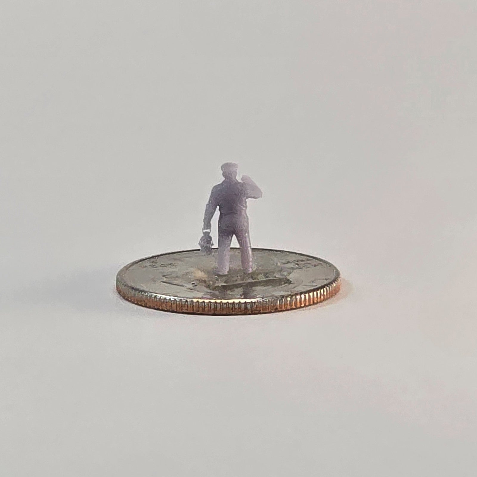 N Scale 12mm Brakeman with Lantern – Unpainted Railroad Crew Figure for Dioramas