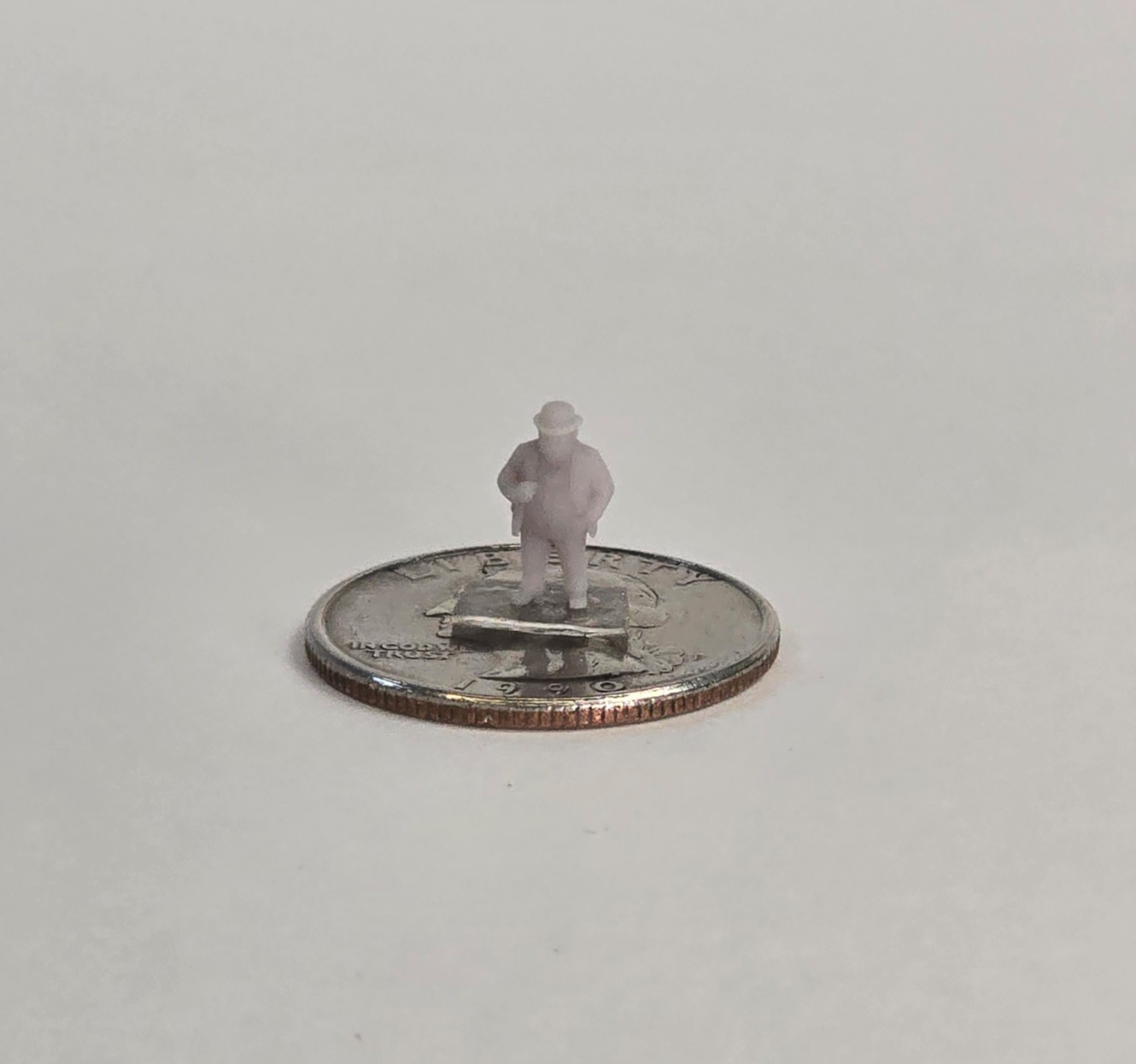 N Scale 12mm Fat Cat Banker – Unpainted Resin Figure for Model Rail Scenes