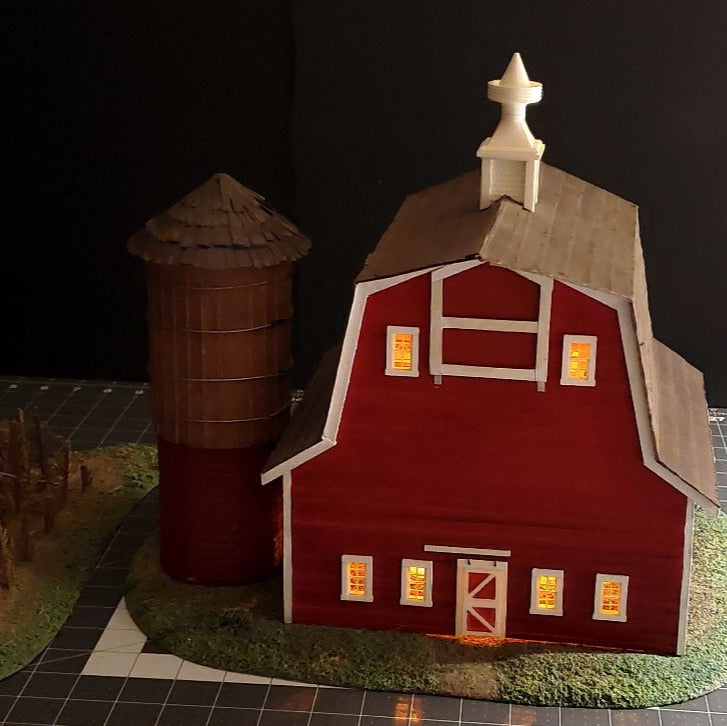 O Scale Red Barn with Real Wood, Silo, and Cornfield – Ready-Built Farm Scene for Model Train Layouts