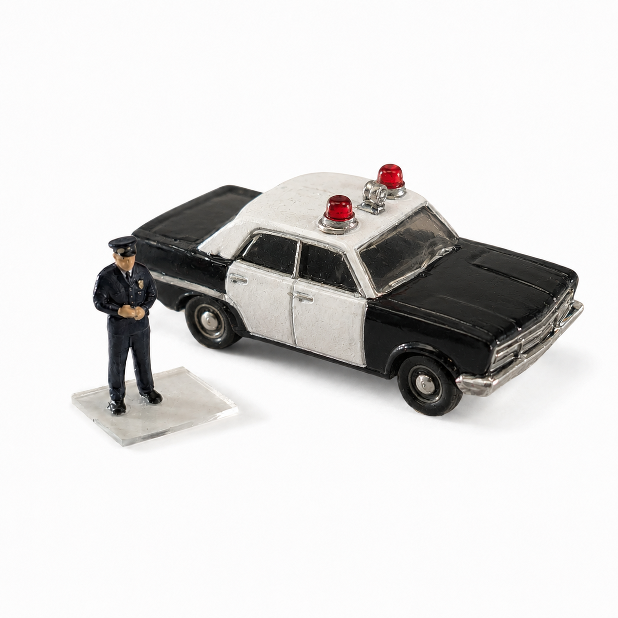 N Scale Police Traffic Stop Scene Set – Squad Car & Officer Writing Ticket – Unpainted