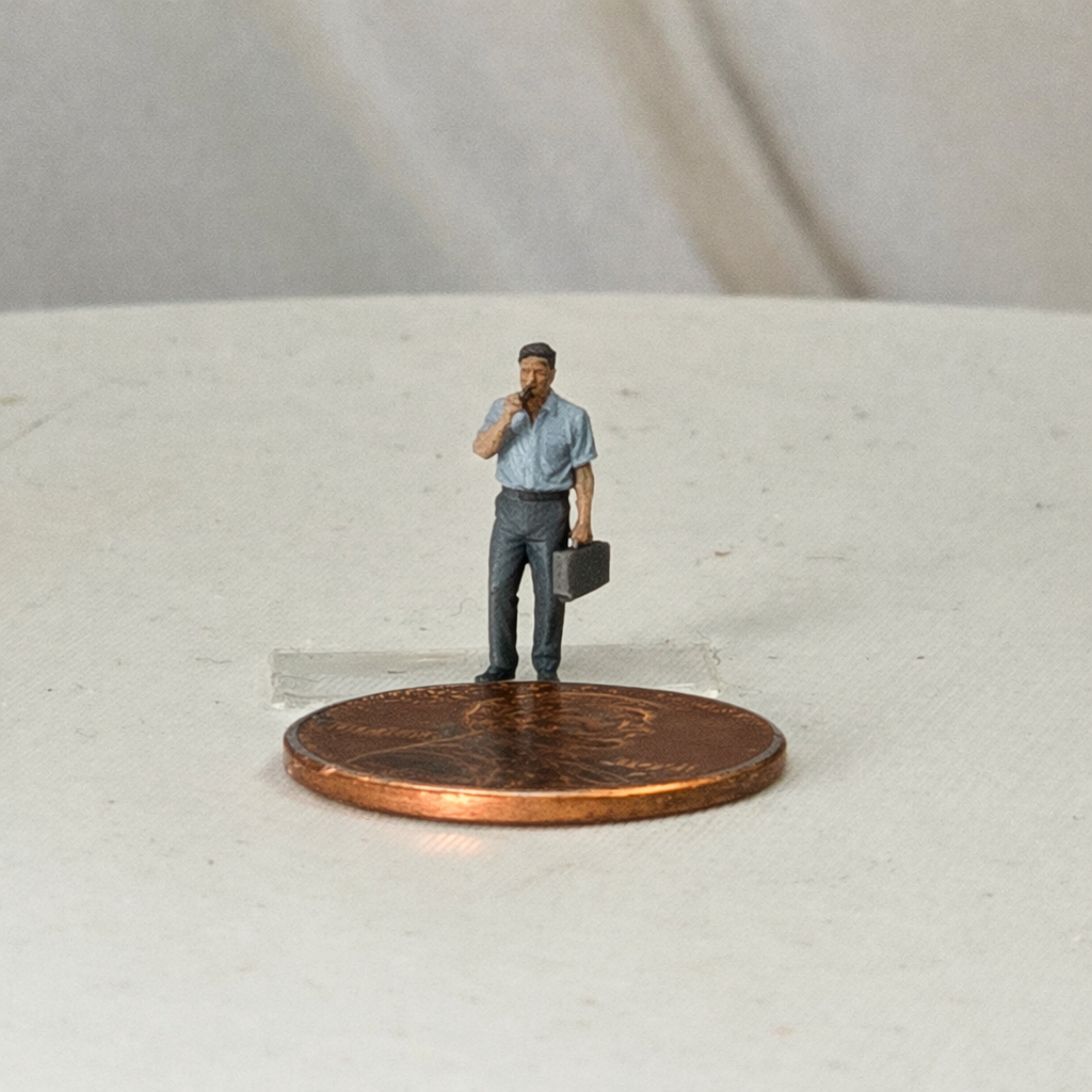 N Scale People – Man with Pipe and Briefcase Figure (Unpainted)