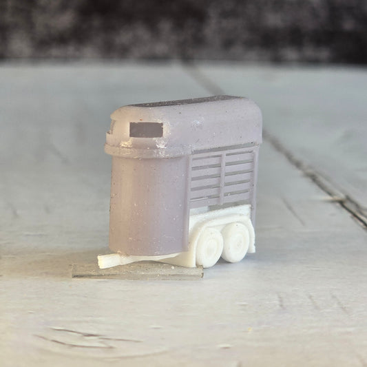🐴 28mm “The Hauler” – Resin &amp; PLA Horse Trailer Miniature