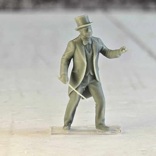 28mm scale Resin Printed Ringmaster – Diorama, doll houses, scale modelers, camera props, scene building