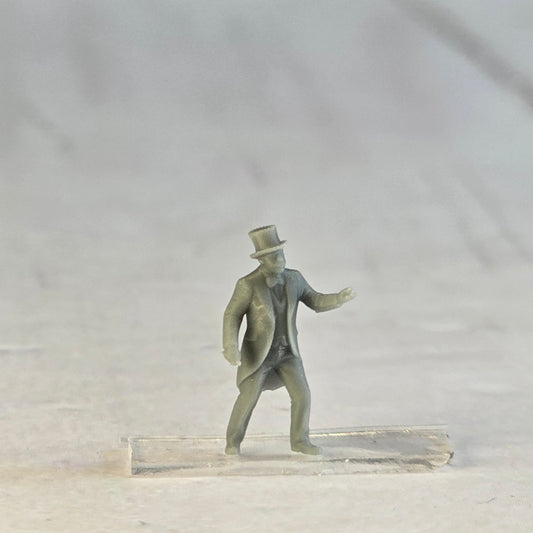 12mm  Resin Printed Ringmaster – Diorama, doll houses, scale modelers, camera props, scene building