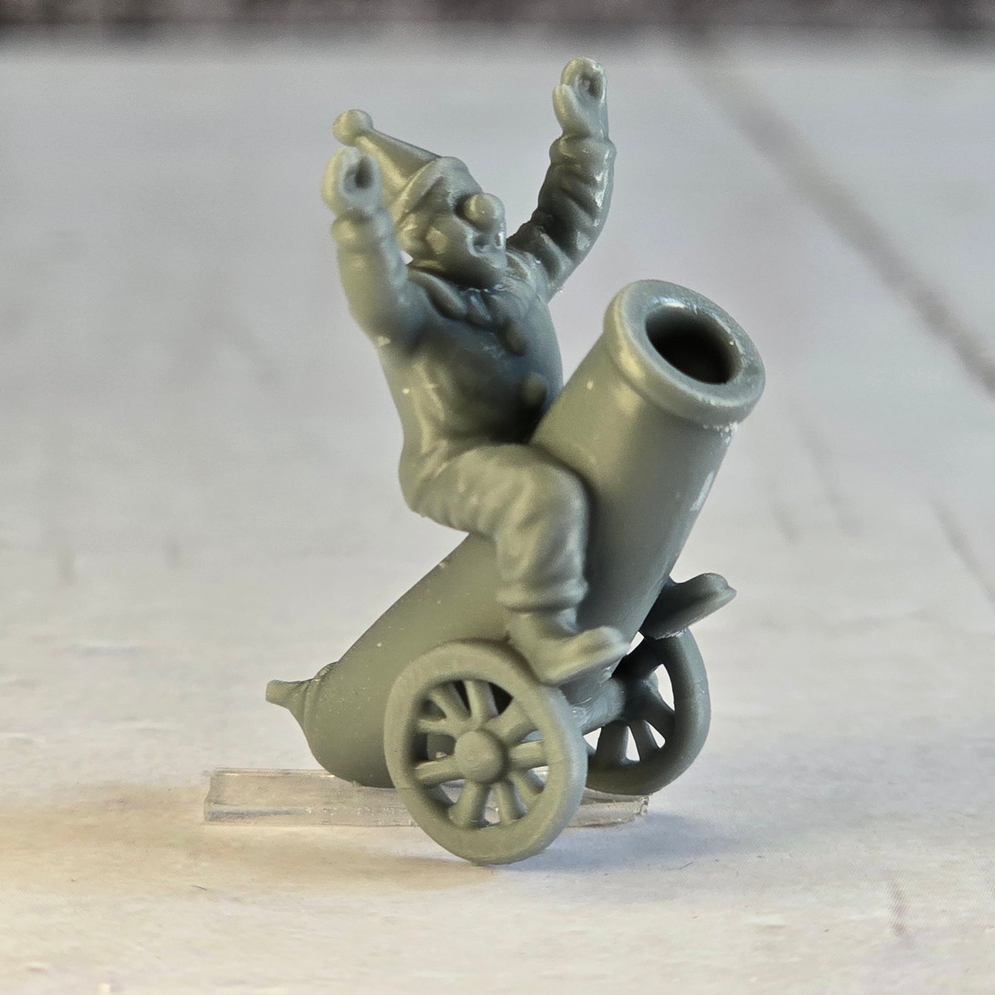 28mm scale Resin Printed Clown on a Cannon – Diorama, doll houses, scale modelers, camera props, scene building