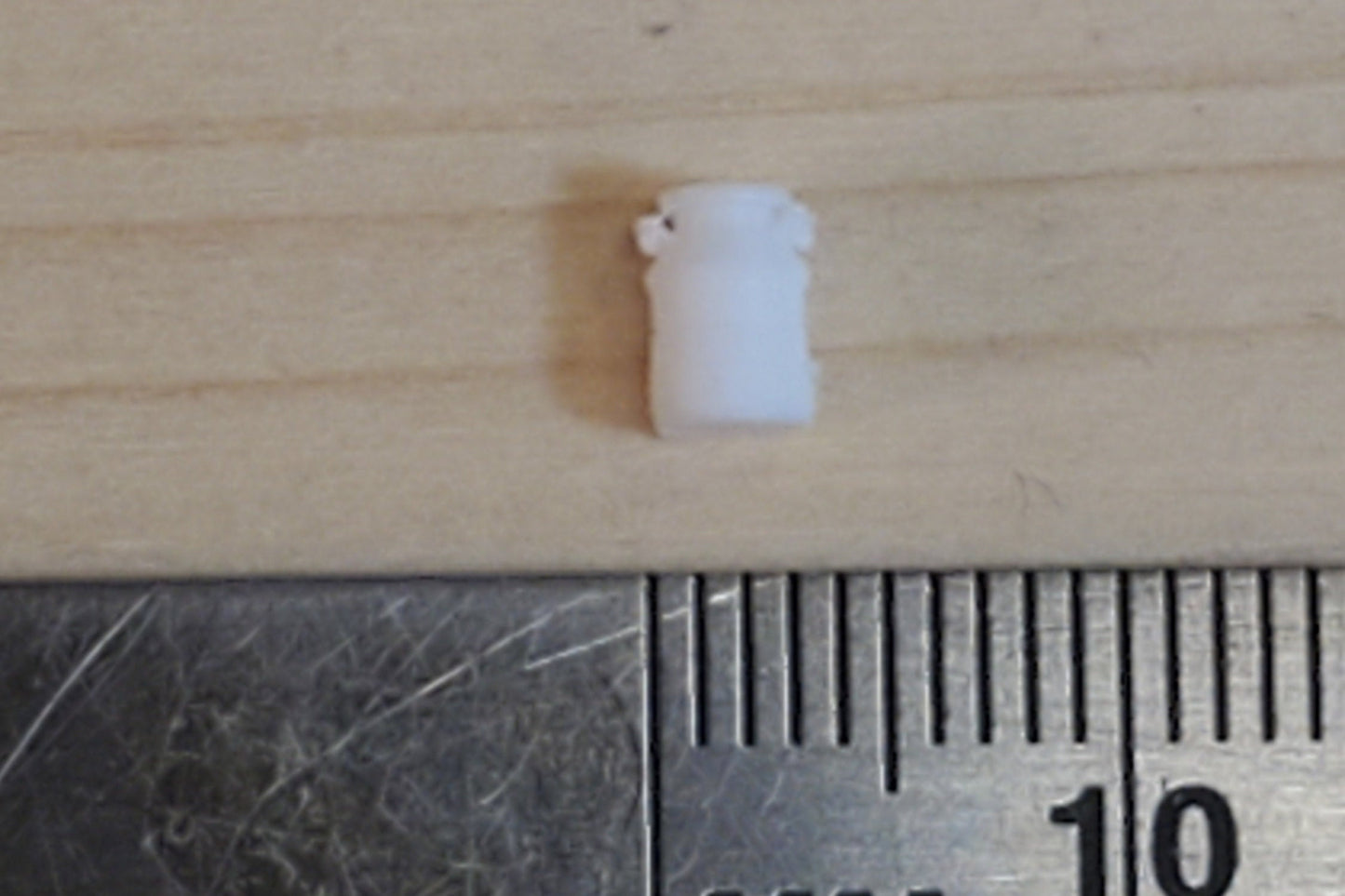 N scale Pack of 5  milk cans  3D printed for pioneer barnyards, dioramas, trains, Westerns & dollhouse minis. UNPAINTED.