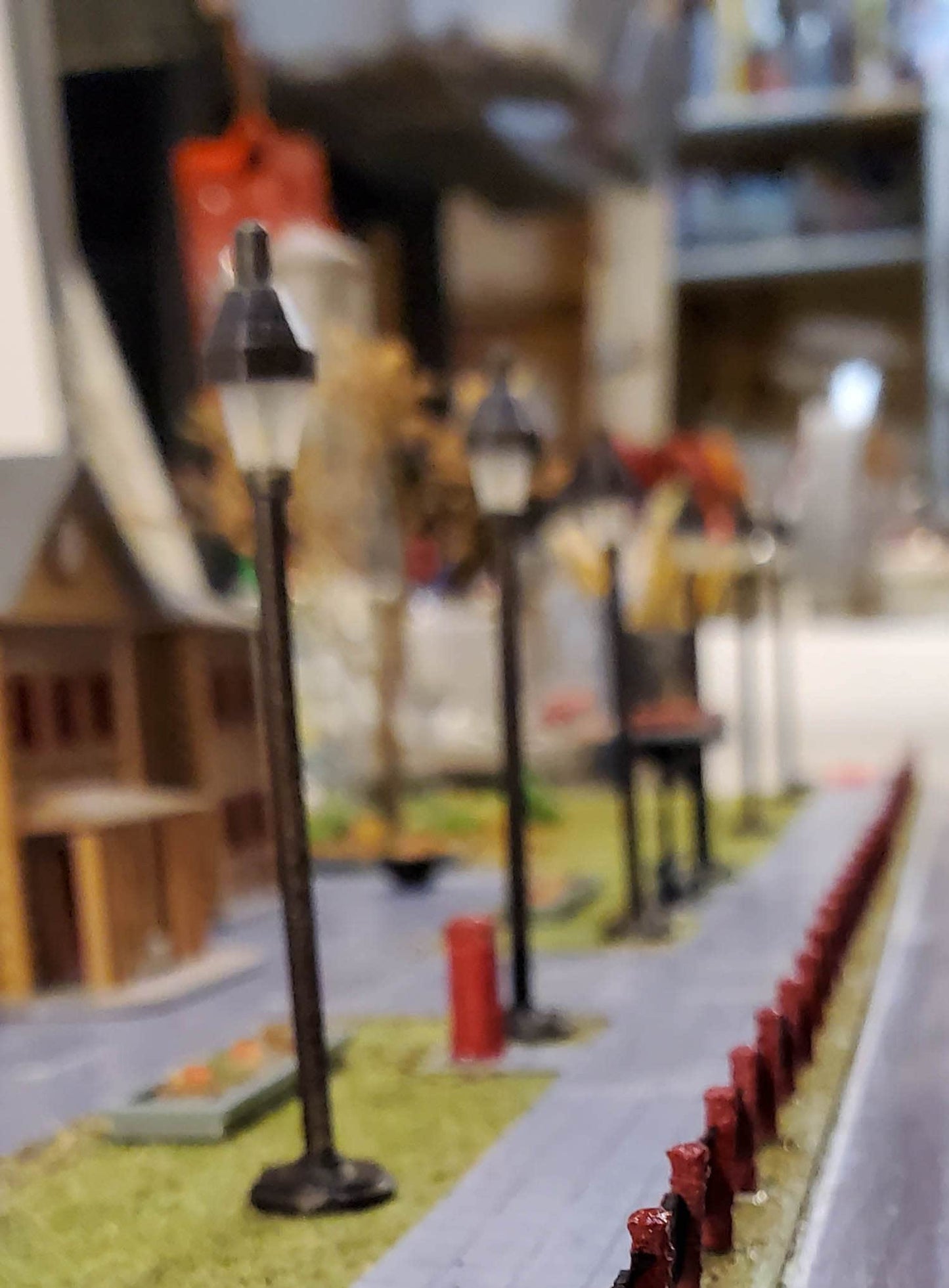 N scale lights 3D printed ready to paint and install. comes with wire and resistor for 12 volt use. Dioramas Dollhouses Model trains games