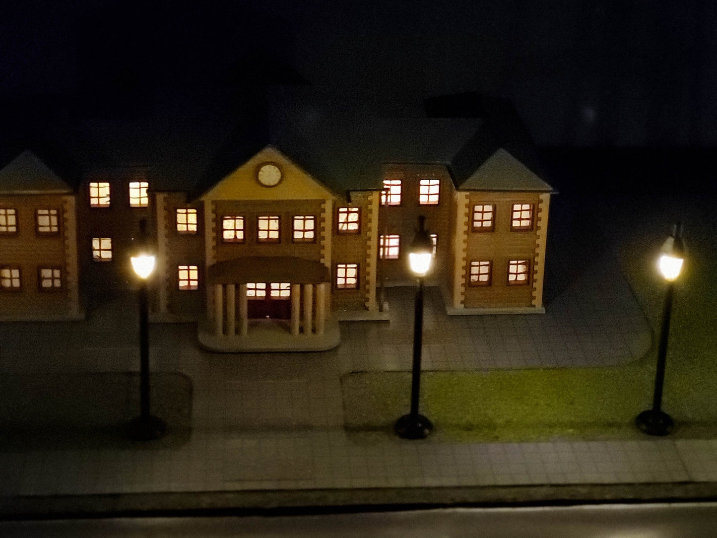N scale lights 3D printed ready to paint and install. comes with wire and resistor for 12 volt use. Dioramas Dollhouses Model trains games