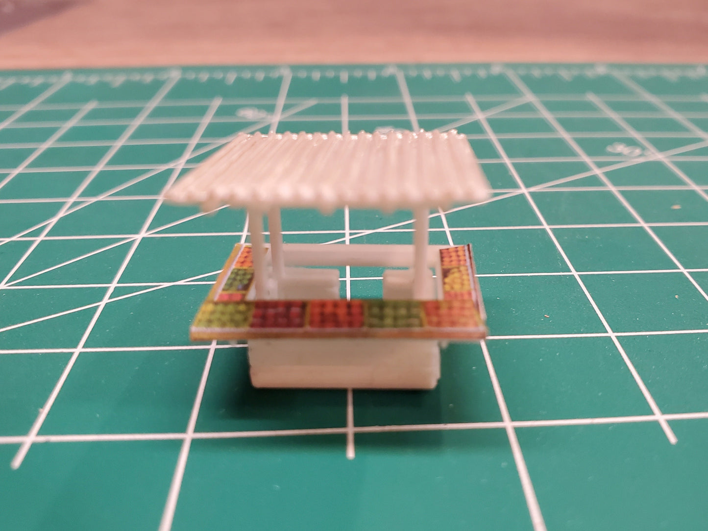 N-scale 3D printed fruit stand kit (1:160) for dioramas, model trains, dollhouses, landscapes - unpainted, war gaming, displays, miniatures.