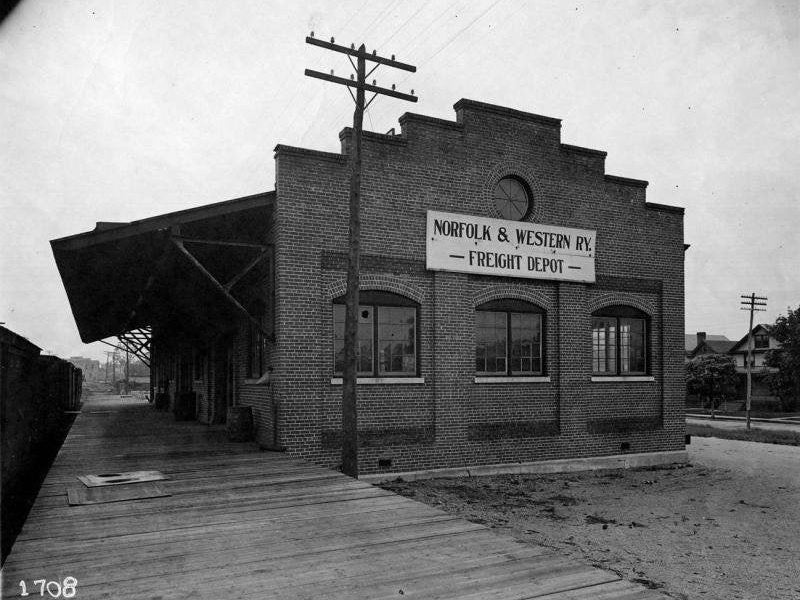 N Scale printed Norkfolk Depot kit! Perfect for dioramas, miniatures, and model trains. Includes instructions.
